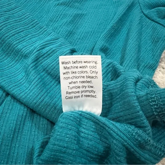 SOLD- LC Lauren Conrad Short Puff Sleeve Ribbed Blue Top Size XL - Picture 4 of 5